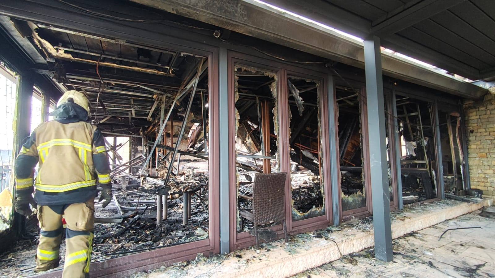 Tako je videti hotel Mulino po požaru (FOTOGALERIJA) 11 586536079 1265738128934160 7540589977671474340 n