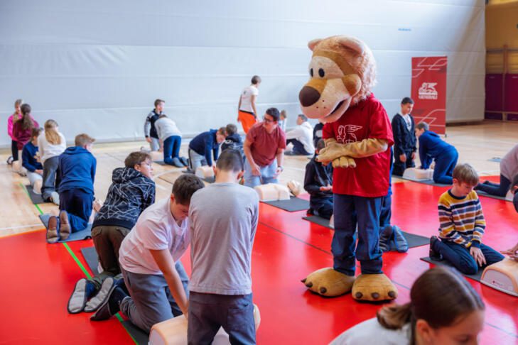 Generacija rešuje življenja: v Šmartnem pri Litiji projekt podprla tudi predsednica države 2 generacija