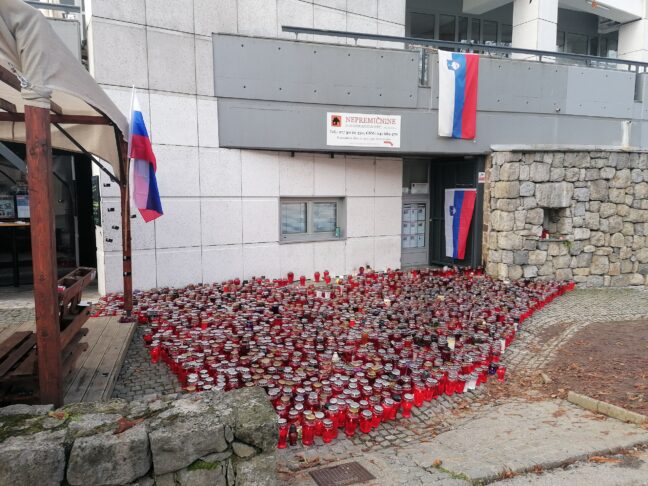 Vlada sprejela predlog Šutarjevega zakona 2 Lokal Patriot NM svece