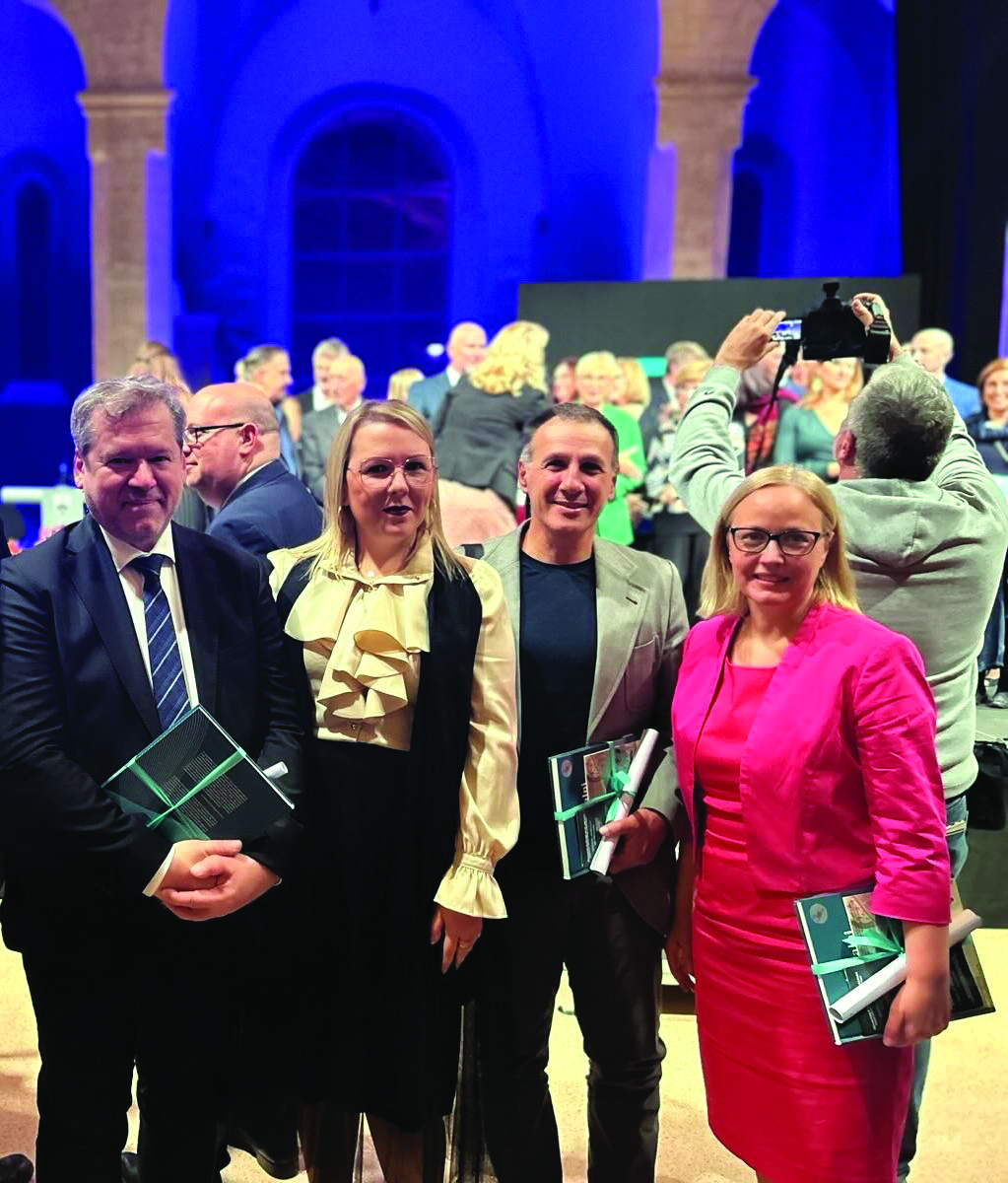 Poslanca in ministra