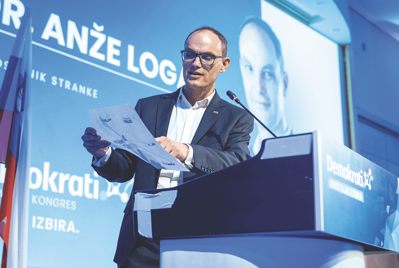 Screenshot 2025 11 25 at 12.43.11