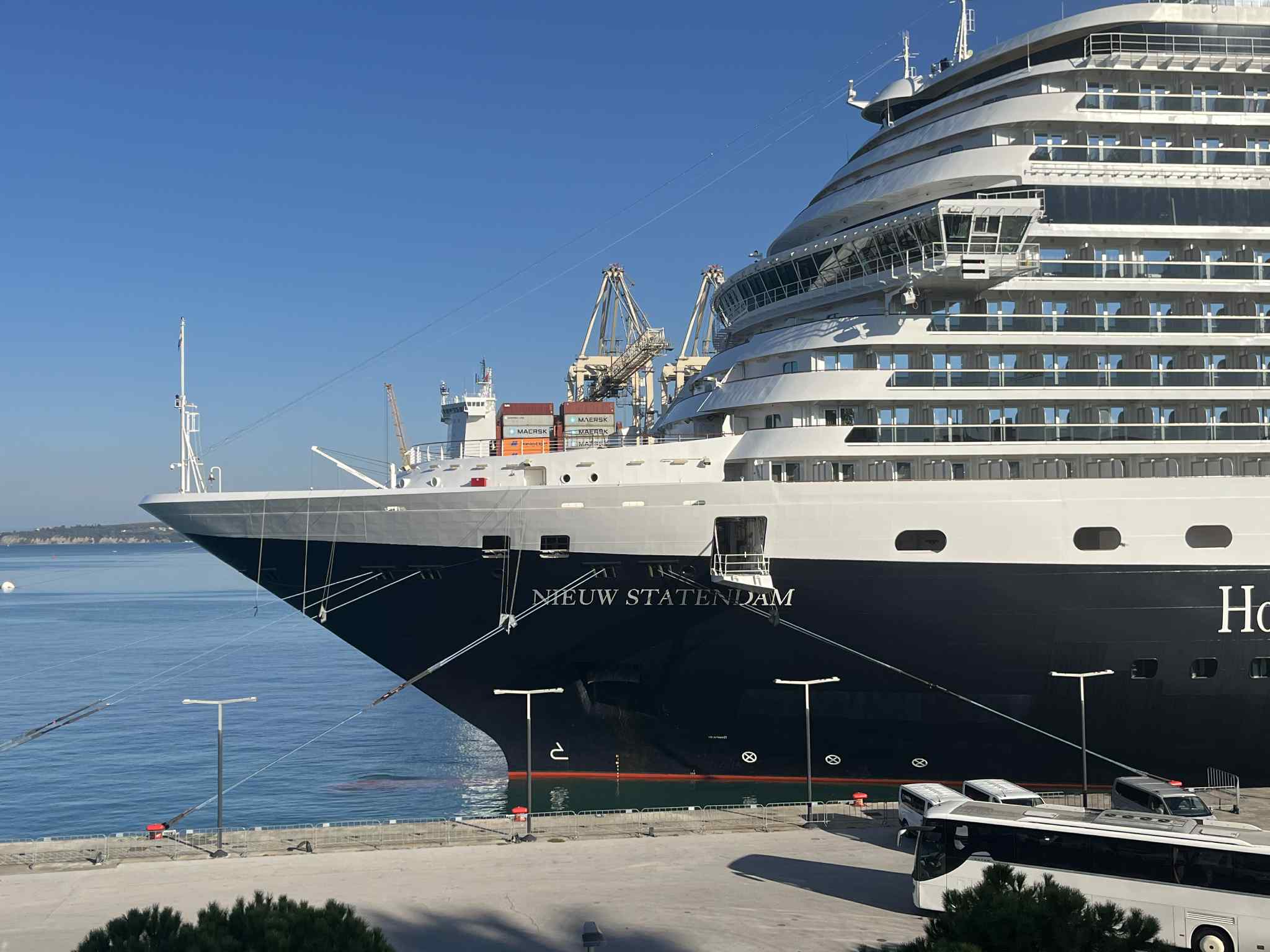 V koprsko pristanišče priplula zadnja potniška ladja letos (FOTO) 8 Unknown 37