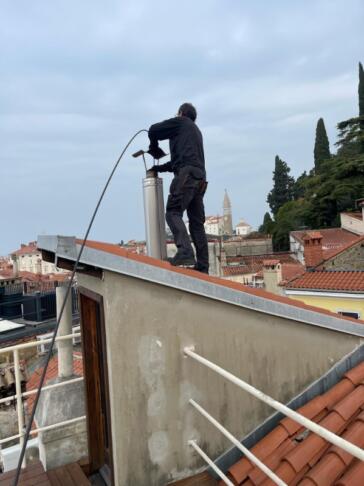 Primite se za gumb – govori dimnikar Tomaž! 16 image00008