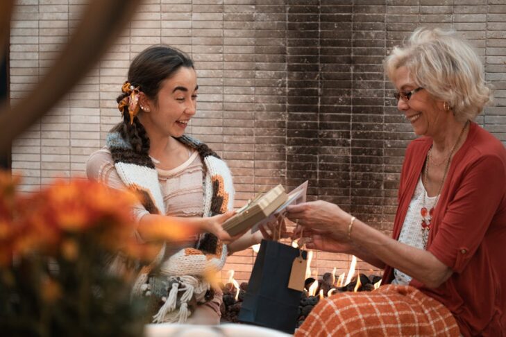 Božičnica za upokojence? Da, v Umagu, kako pa za starejše skrbijo pri nas? 3 občina starejši umag