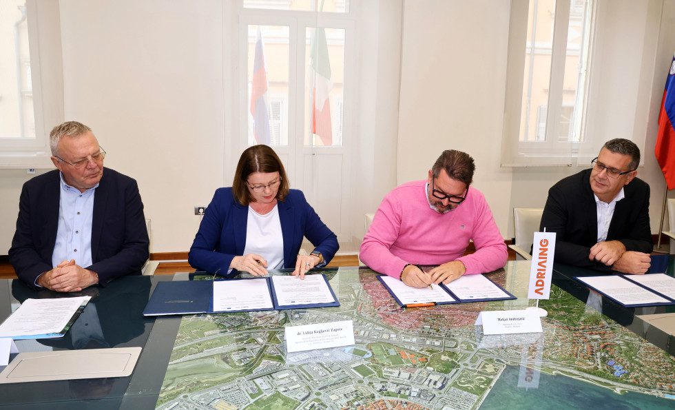 Začetek protipoplavnih del na Badaševici: v Kopru podpisali 11,5-milijonsko pogodbo 2 1. sklopa del protipoplavnega projekta na porecju Badasevic