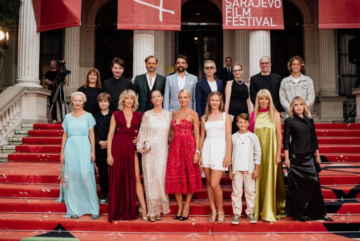 belo se pere na devetdeset