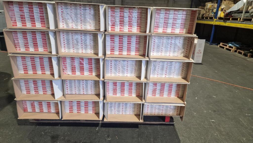 V Luki Koper preprečili nelegalen vnos 10,2 milijona kosov cigaret (FOTO)