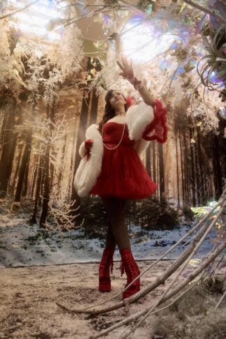 Poseben božič Parvani Violet: sebi in drugim podarila krasno pesem 2 Pod Omelo 2