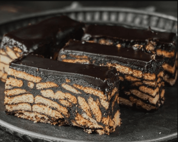 Za čarobne praznike: Recepti za 8 božanskih kremnih sladic 2 sladice za božič