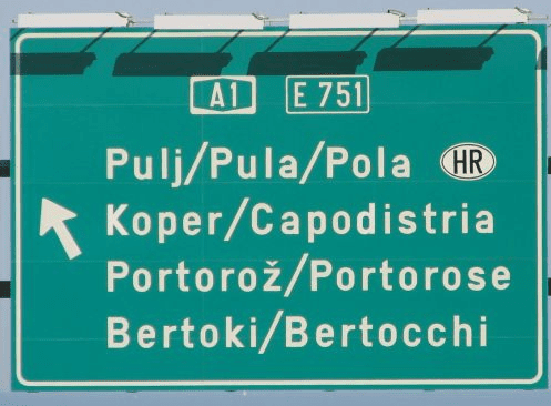 Nov odlok o dvojezičnosti širi pravico do uporabe italijanščine 2 dvojezičnost