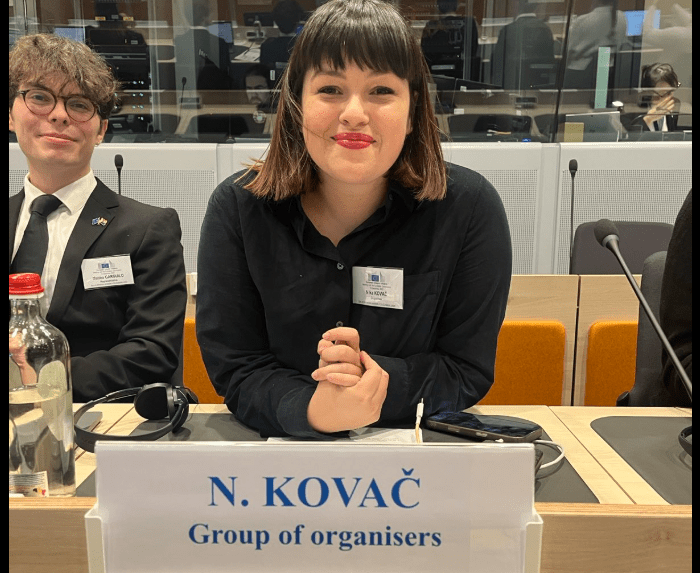 Posnetek zaslona 2025 12 16 085211