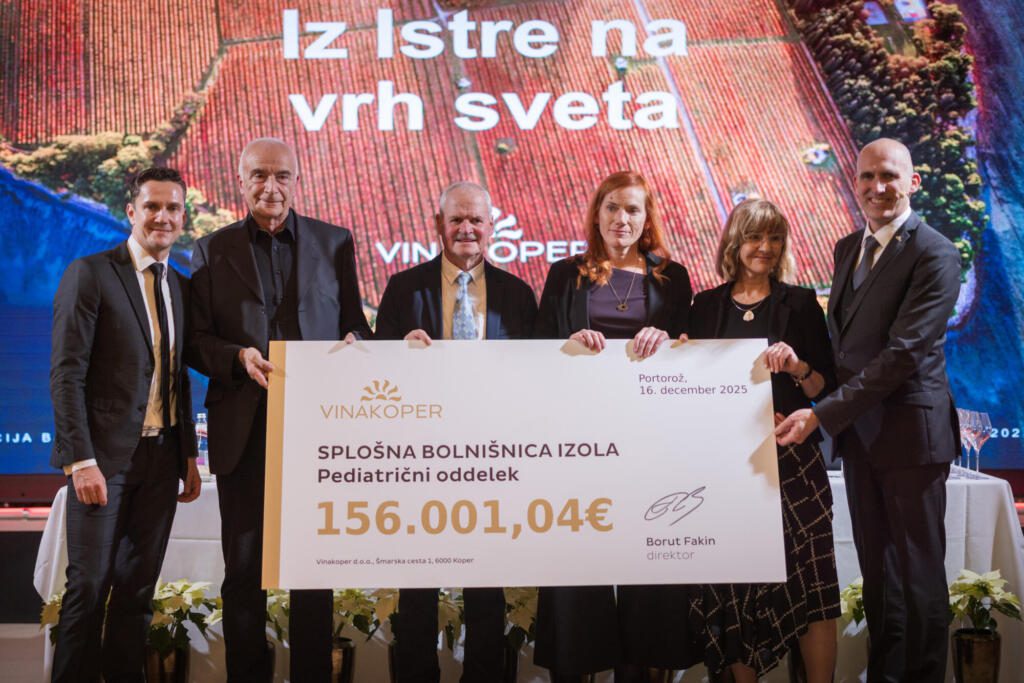 Predaja rekordnega ceka