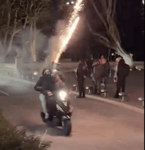 petarda mladoletniki na skuterjih