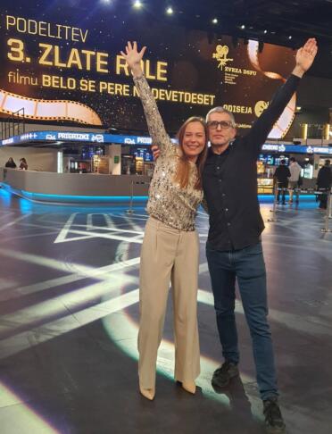 Belo se pere na devetdeset – film, ki tiho, a vztrajno osvaja gledalce (in zlate role) 2 Belo se pere na devetdeset