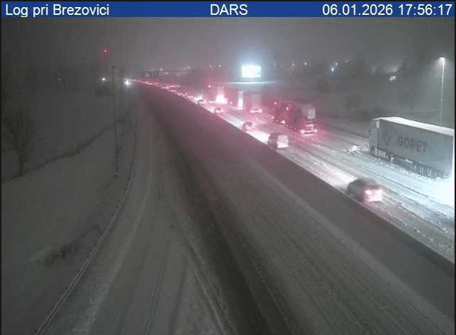 Kaos proti Kopru: Primorska avtocesta zaprta, kolone vse daljše 3 avtocesta