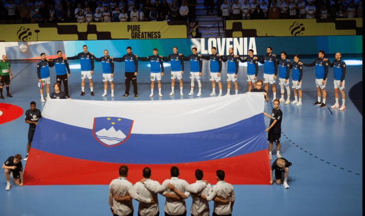 Od igrišč ob morju do slovenskega dresa: Brata Makuc in Staš Slatinek Jovičič 11 ROKOMET REPREZENTANCA SLOVENIJA ŠPORT