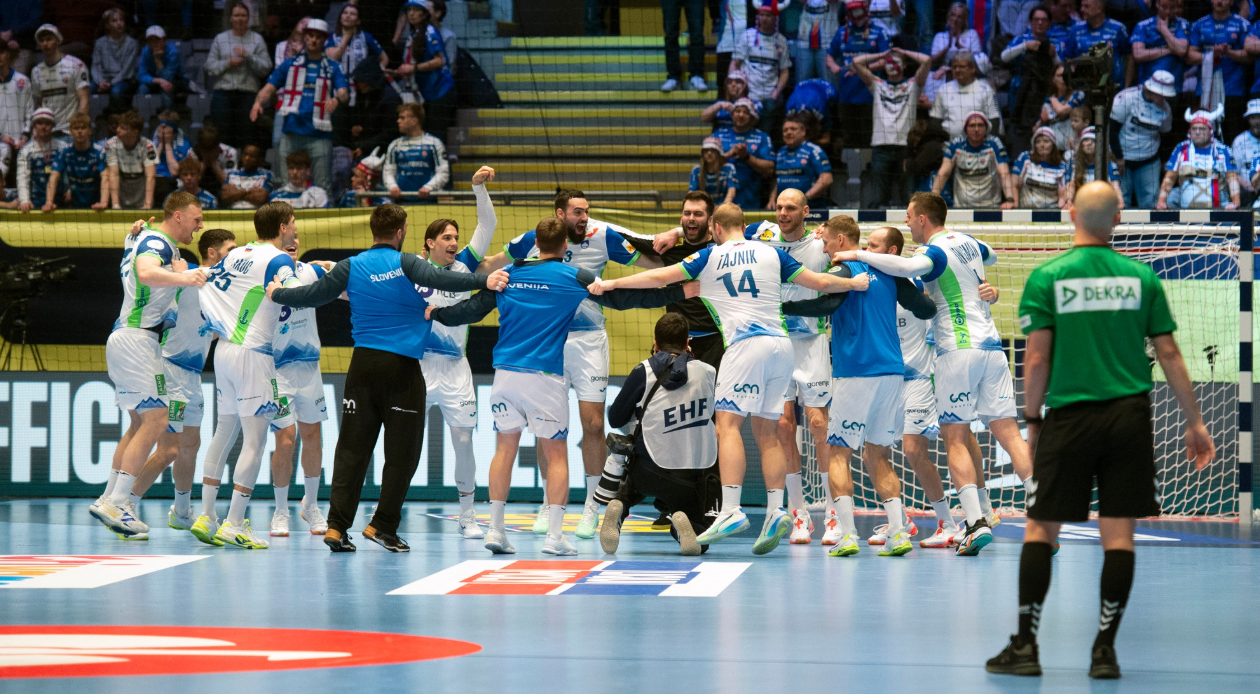 Od igrišč ob morju do slovenskega dresa: Brata Makuc in Staš Slatinek Jovičič 13 ROKOMET SLOVENIJA ŠPORT