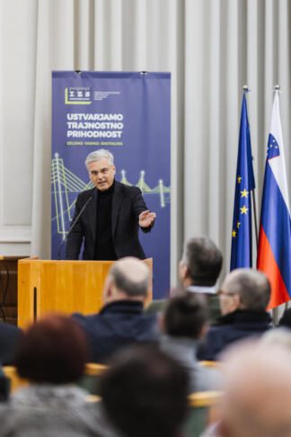 Mostovi Soče: zgodbe povezovanja od izvira do morja