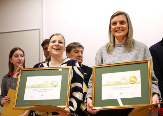 Šampionski naziv za oljčno olje Janku Bočaju 2 oljčno olje