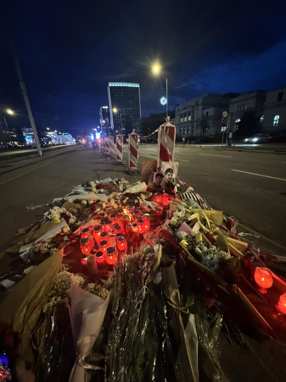 Več tisoč ljudi zahtevalo odgovornost na protestu v Sarajevu (FOTO/VIDEO) 8 627744126 2087803295376411 4518577043619648723 n
