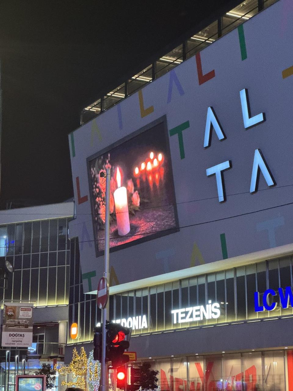 Več tisoč ljudi zahtevalo odgovornost na protestu v Sarajevu (FOTO/VIDEO) 7 631037970 1431917598301237 8176041049357728696 n