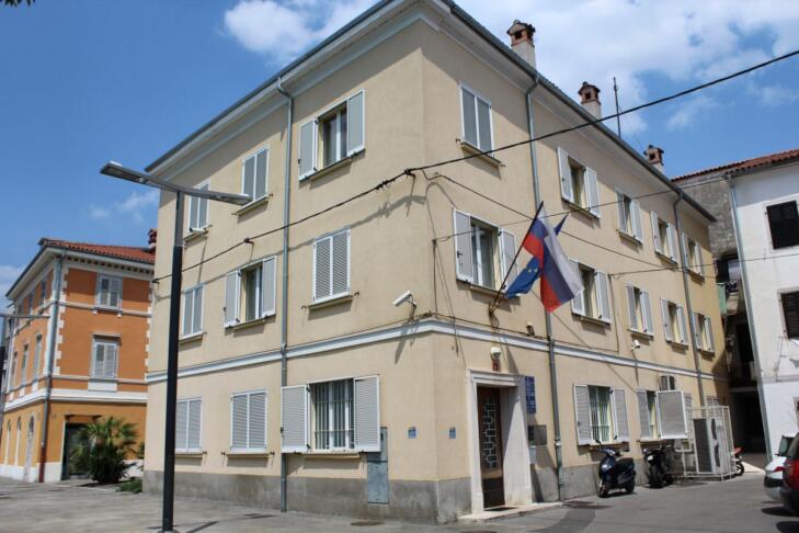 policija policisti pu koper