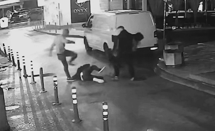 tepli na tleh 16-letnika