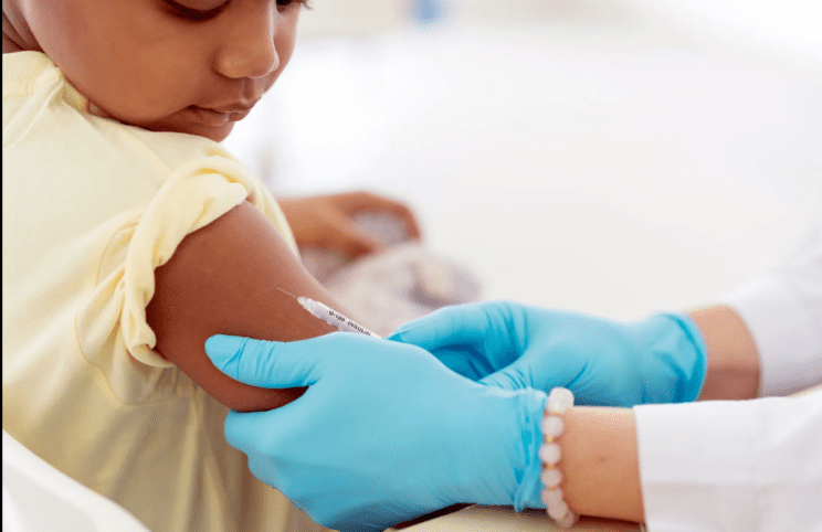 Ošpice znova v porastu: ali lahko zbolite tudi, če ste cepljeni? 2 ošpice