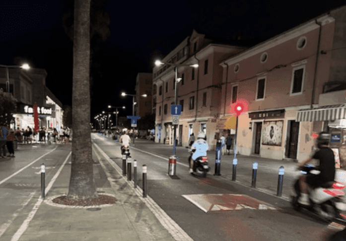 Mlajši od 15 let ne bodo več smeli voziti mopedov in e-skirojev 3 Screenshot 2025 08 17 at 10.52.45 2 697x486 1