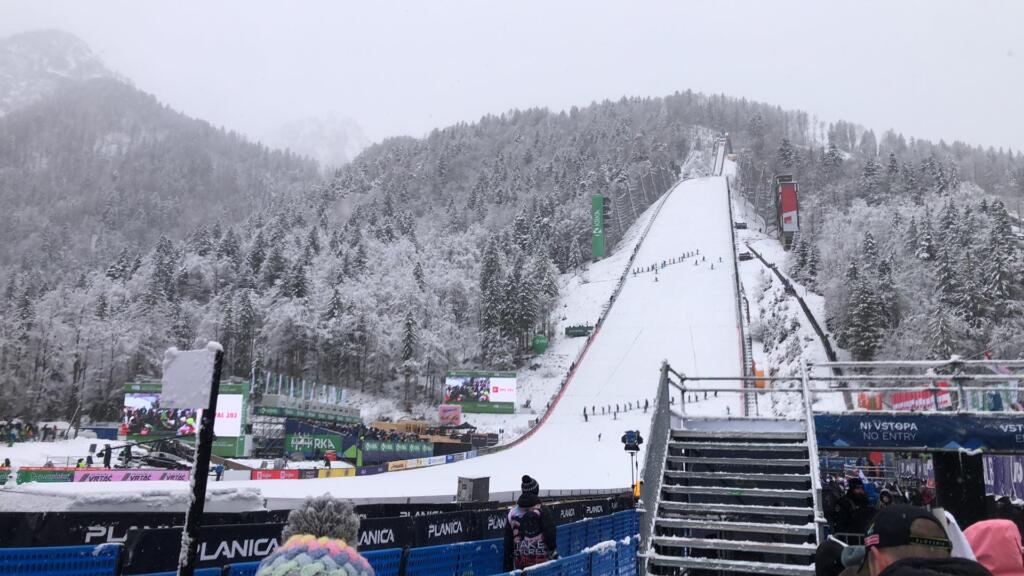 Planica v primežu vremena: trening zaradi vremena prekinjen 2 OBALA PLUS PLANICA 1