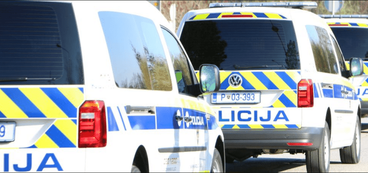 Policisti napovedali stavko: varnost države je ogrožena 2 policija stavka