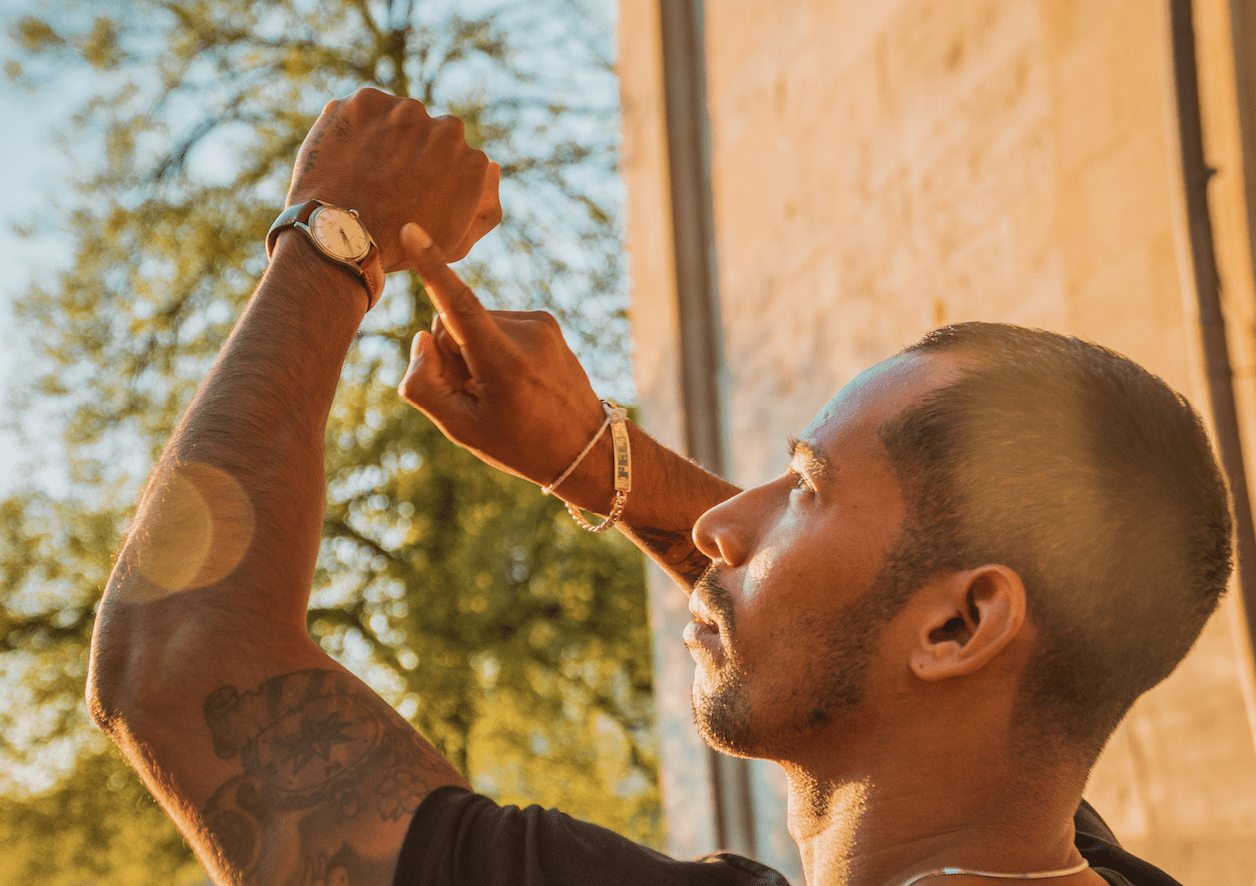 ANKETA: Kaj menite o premikanju ure ura