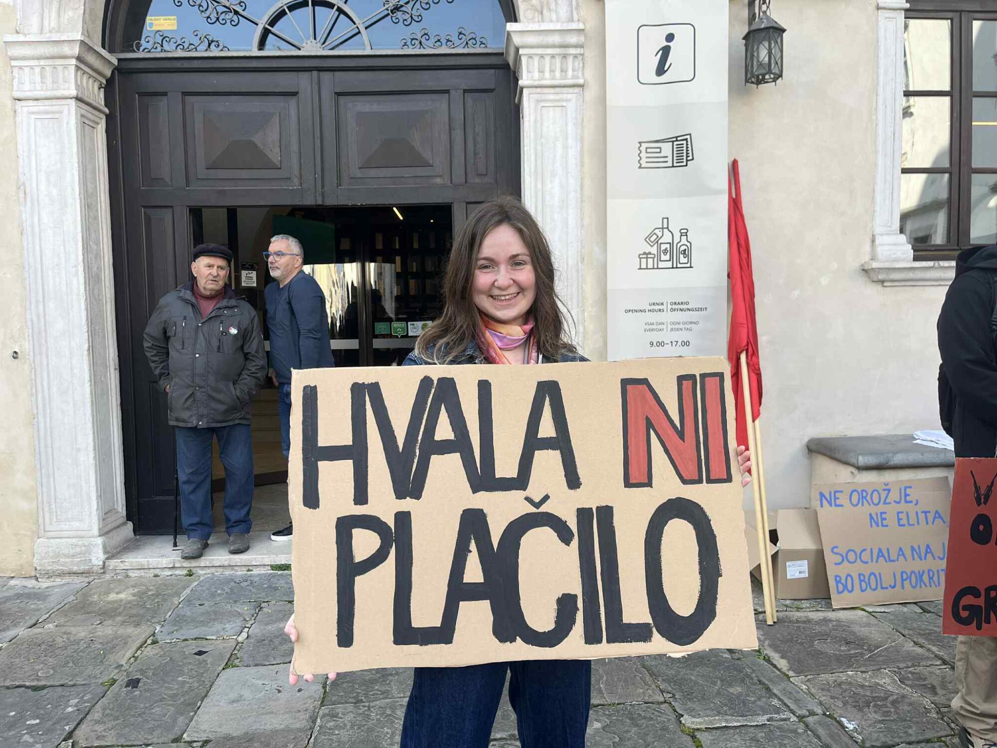 Protestni shod ob dnevu žena na Titovem trgu v Kopru 5 Unknown 59