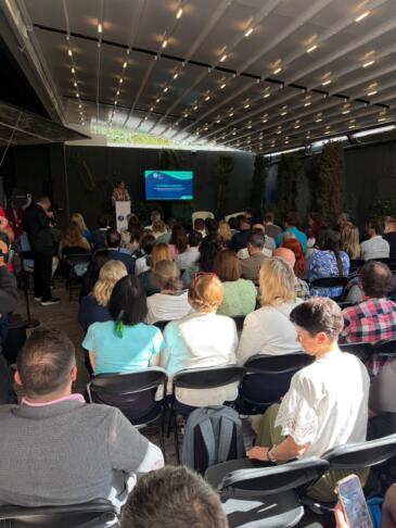 Foto 3 Uvodne besede Elisa van der Heuvel projektni vodja