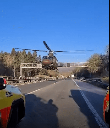 Helikopter pristal sredi avtoceste: odločale so sekunde (video) 2 helikopter