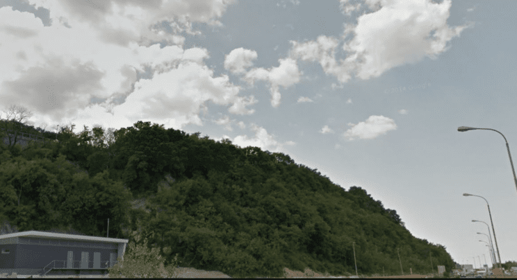 Rezultati ankete: Tesna podpora stolpu z dvigalom, pomislekov veliko 2 stolp z dvigalom