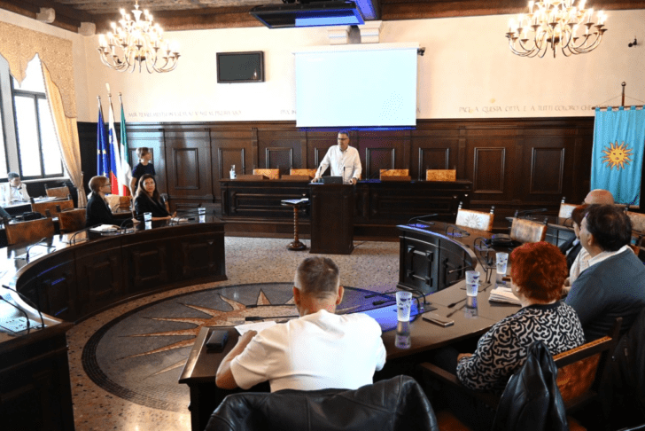 V Kopru nič več po svoje: občina uvaja enotna pravila za vse 2 občina koper