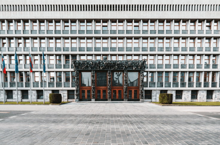 nadomestila poslanci