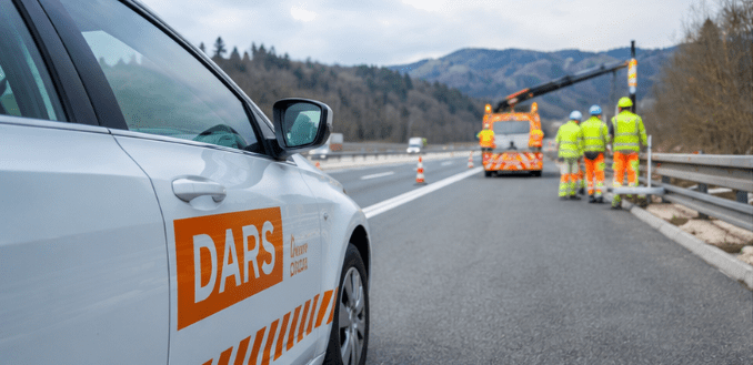 Dars, slovenske avtoceste, merjenje hitrosti, vožnja, vozila. Promet.
