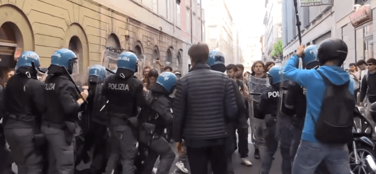 Spopad med neofašisti in antifašisti v Trstu (VIDEO) 2 neofašisti trst
