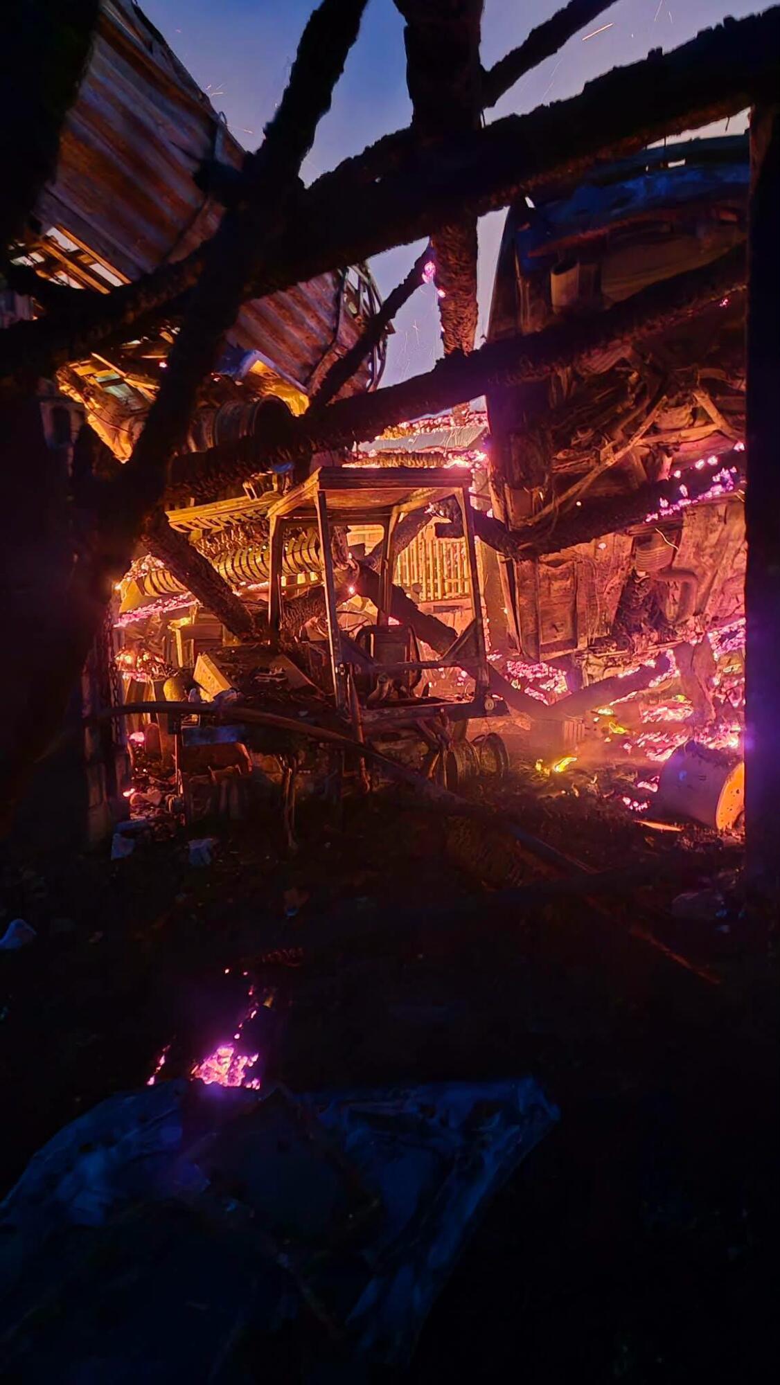Pod Raduho ogenj uničil kmetijo, več poškodovanih (FOTO) 2 727393689 2019413338963423 7394145457535269695 n.png
