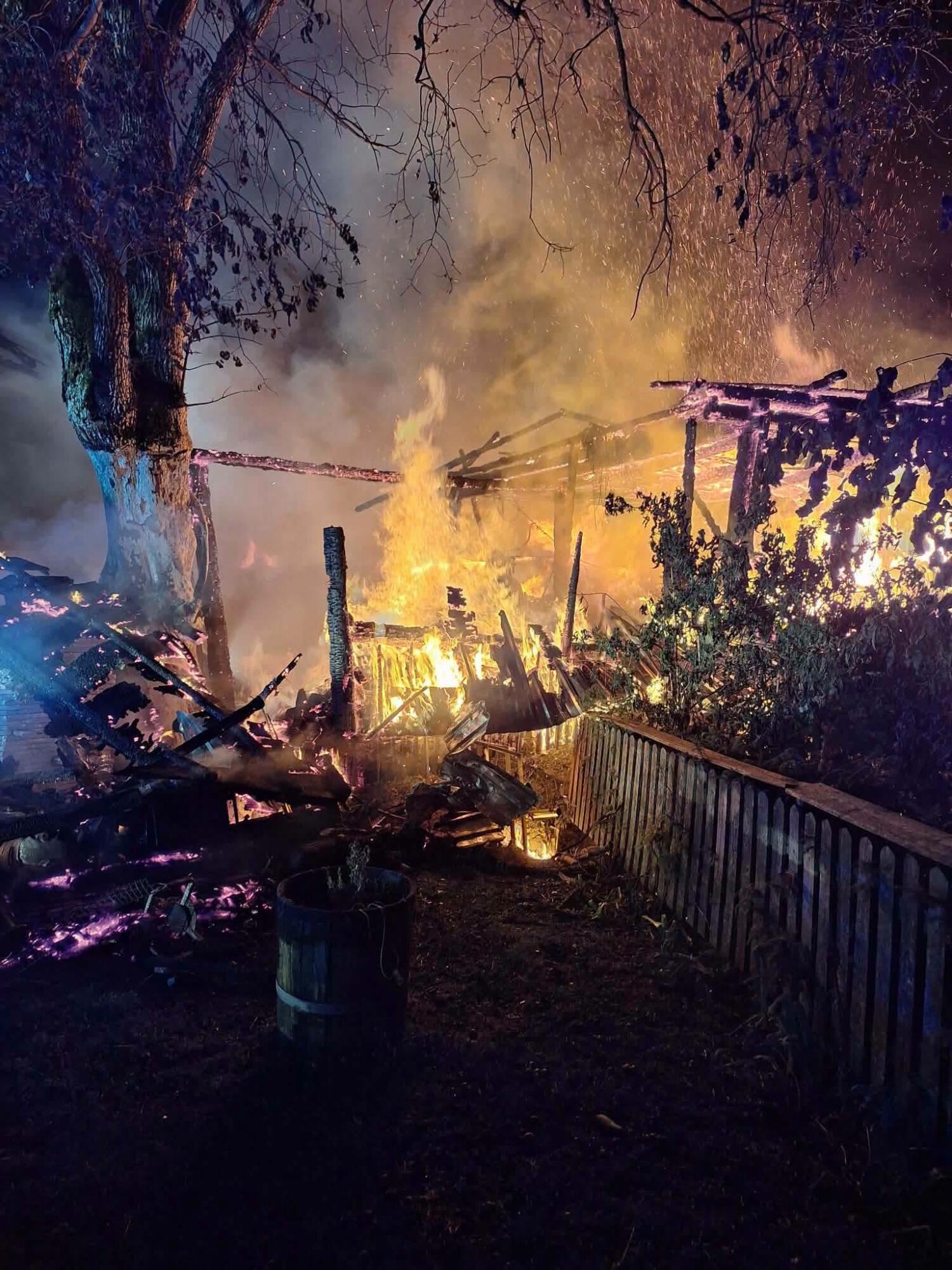 Pod Raduho ogenj uničil kmetijo, več poškodovanih (FOTO) 7 728704517 1013941874569459 3264156594687218487 n.png
