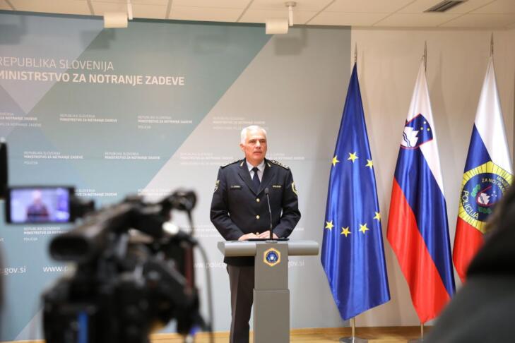 Policija zapušča mejo s Hrvaško in Madžarsko 2 Lorbek policija vlada gov