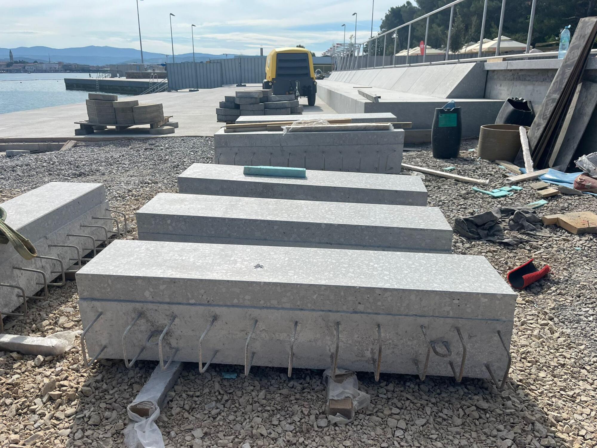 Žusterna korak bližje dostopni obali: v morje postavljena nova betonska rampa 4 WhatsApp Image 2026 06 09 at 12.20.23