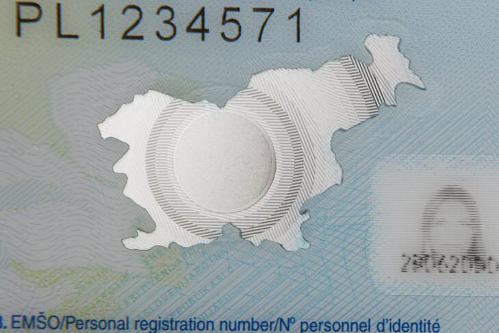 Od danes nov slovenski potni list – in tudi višje cene 4 potni list