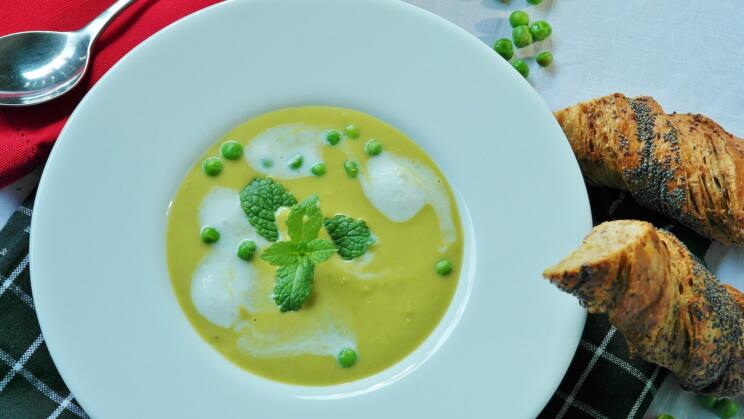 ritae pea soup 2786118 1920