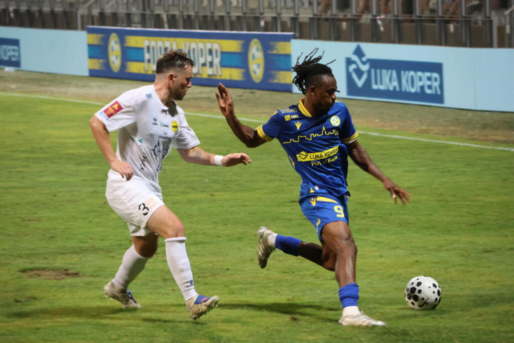 FC KOPER NOGOMET BONIFIKA ŠPORT avtor živa papež