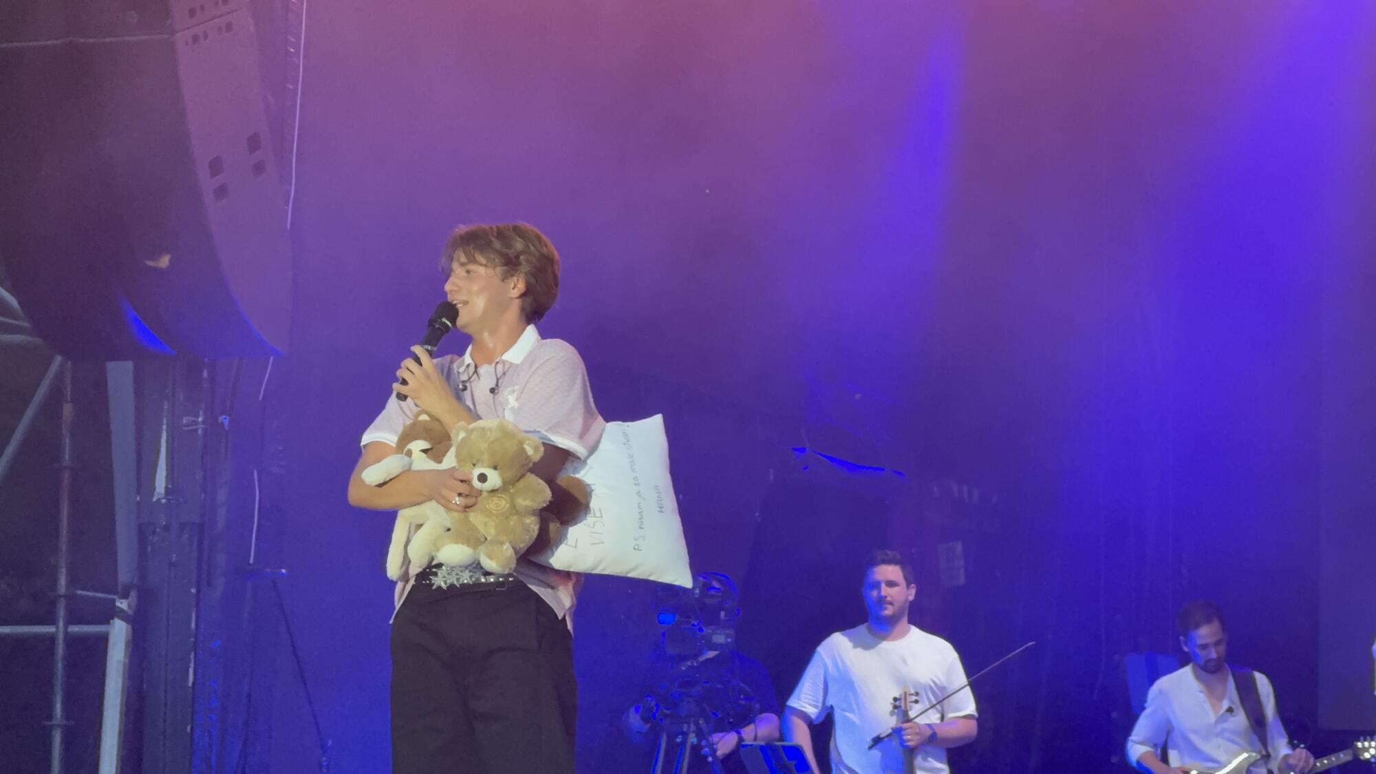 Jakov Jozinović ta vikend začuda leti v Kopru: Slovenke ste prave "lutke" (FOTO in VIDEO) 23 Jakov Jozinović, Koper, Koncert, Ukmarjev TRG