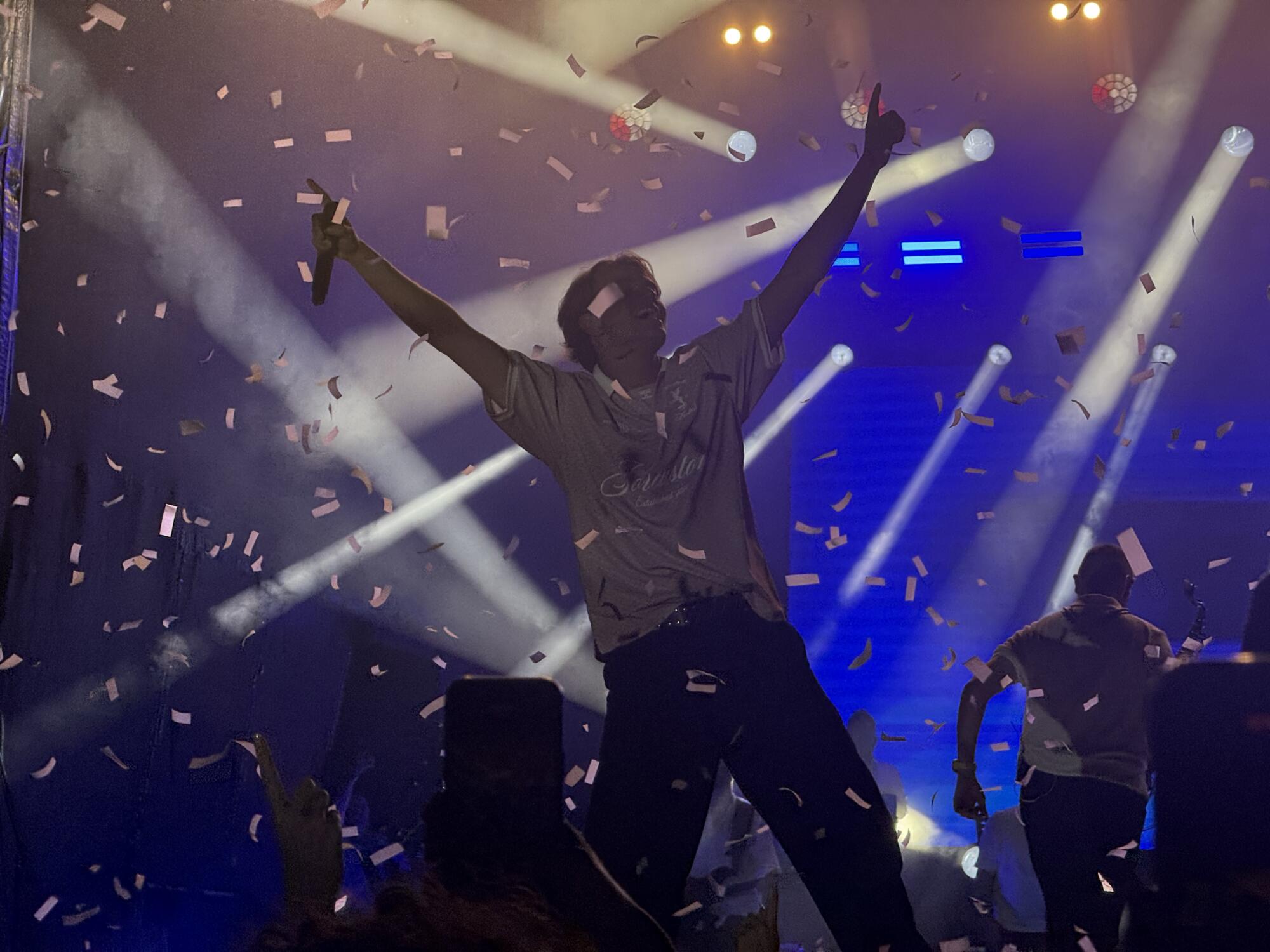Jakov Jozinović ta vikend začuda leti v Kopru: Slovenke ste prave "lutke" (FOTO in VIDEO) 14 Jakov Jozinović, Koper, Koncert, Ukmarjev TRG