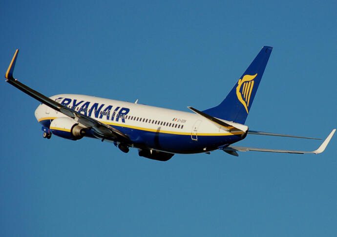Primorska avtocesta Kp-Lj: 2 uri, iz Trsta bi v istem času že prileteli v Barcelono 4 letalo ryanair